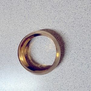 Gold bangle